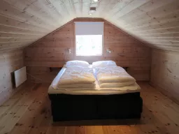 Schlafzimmer im Dachgeschoss (rechts)