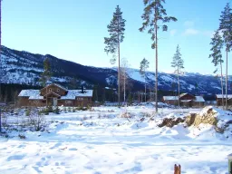 Grundstück im Schnee während der Bauzeit