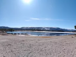 Strand ved Vråvatn i Vrådal